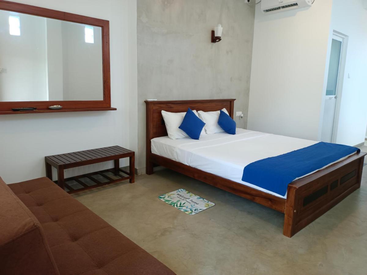 Lily Holiday Apartments Hikkaduwa Habitación foto