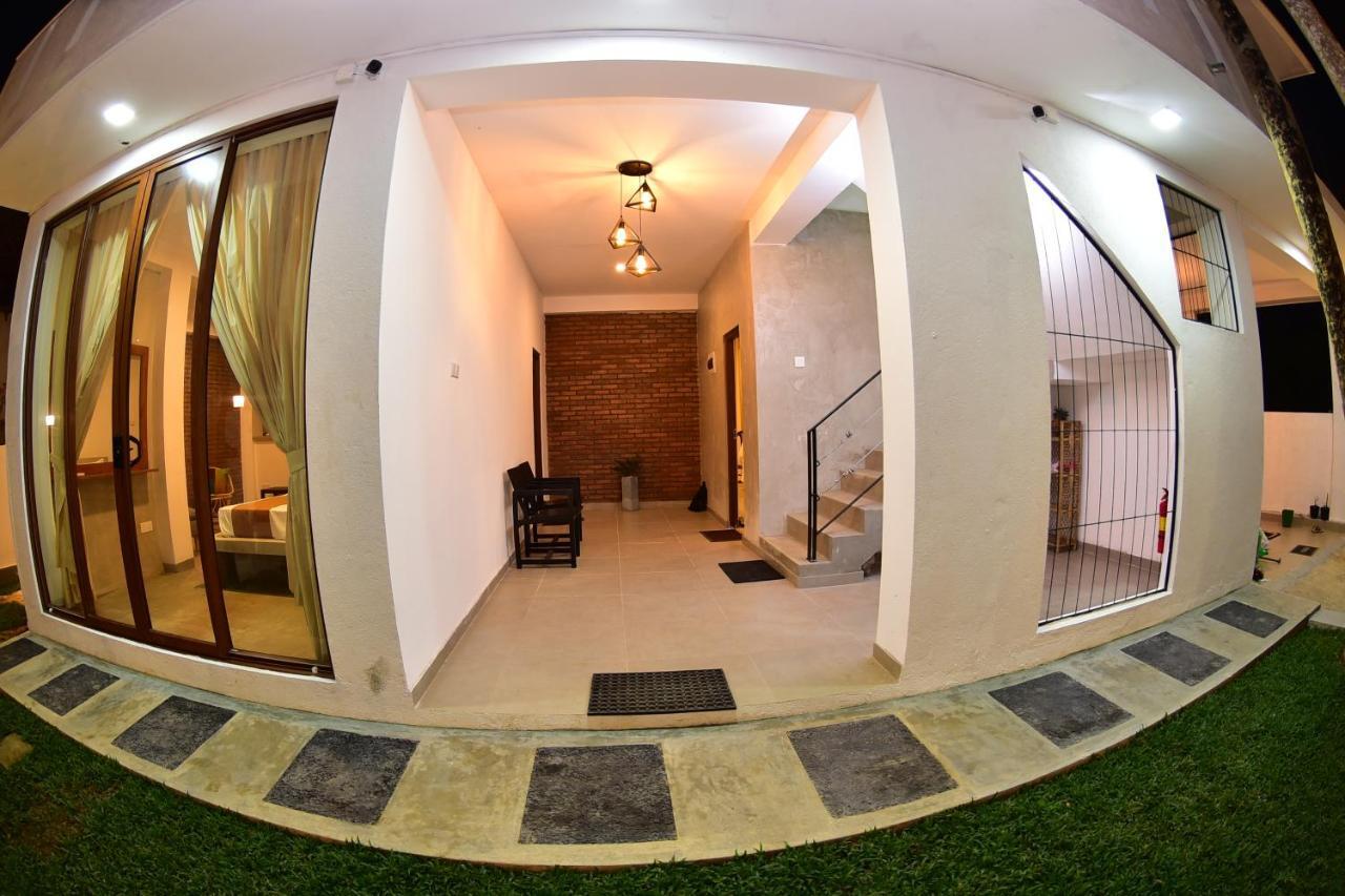 Lily Holiday Apartments Hikkaduwa Exterior foto