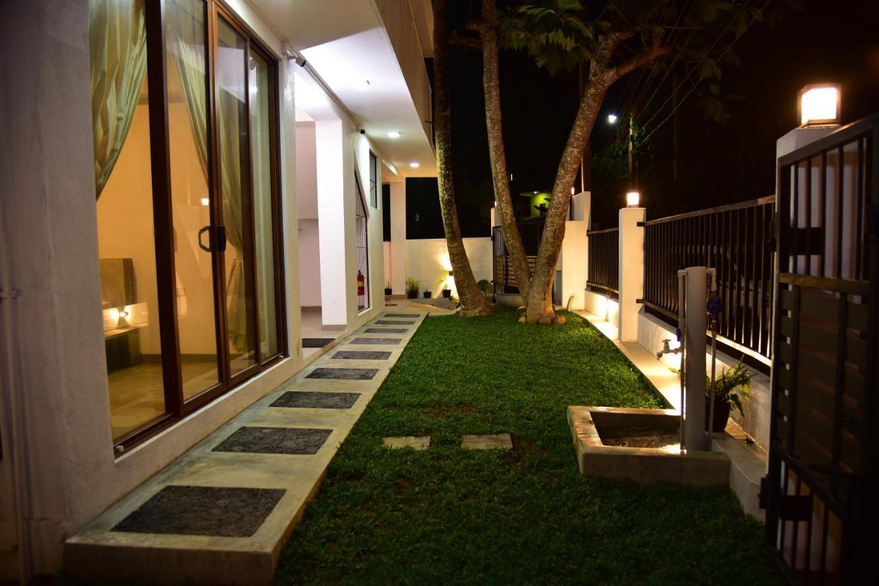 Lily Holiday Apartments Hikkaduwa Exterior foto
