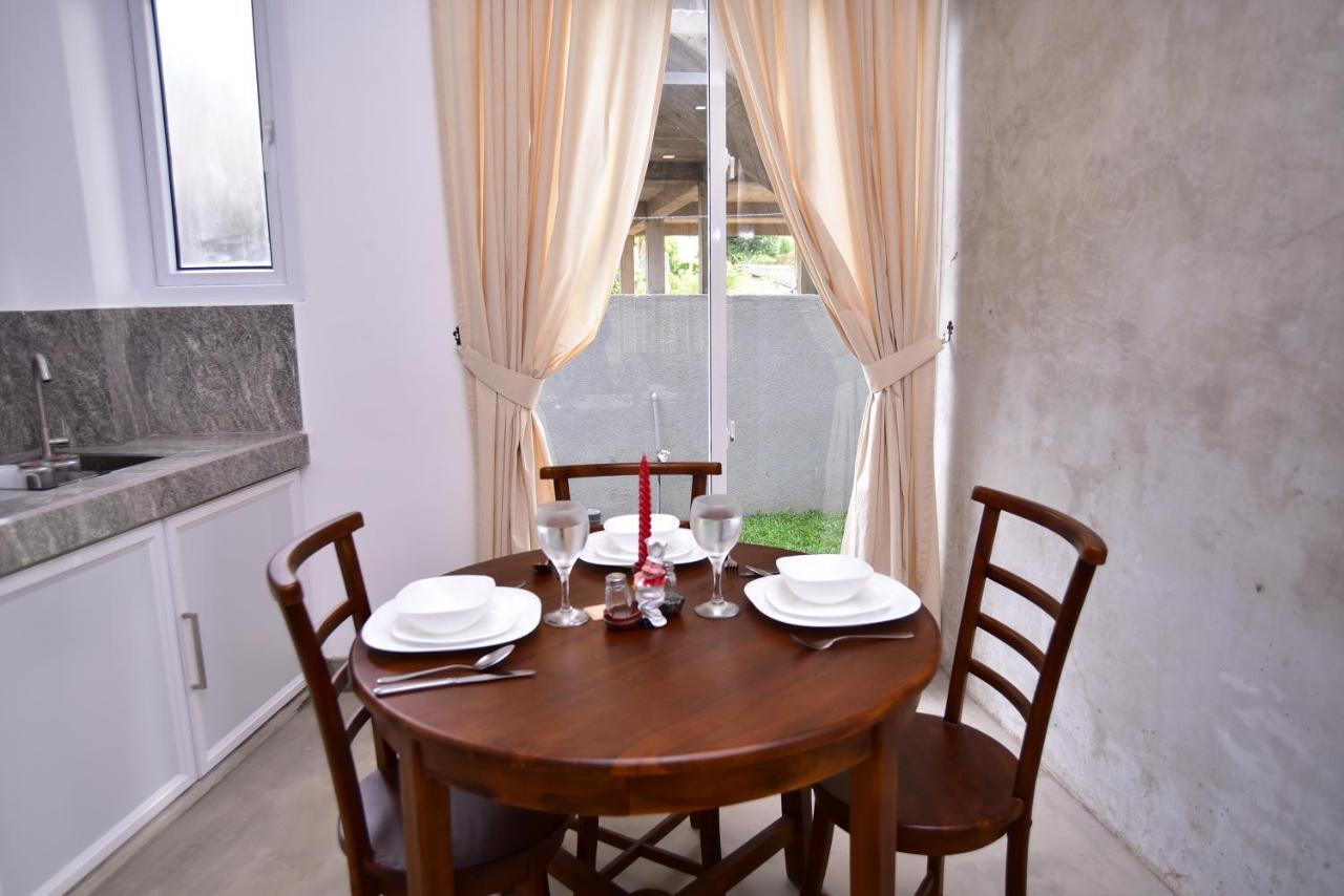 Lily Holiday Apartments Hikkaduwa Exterior foto