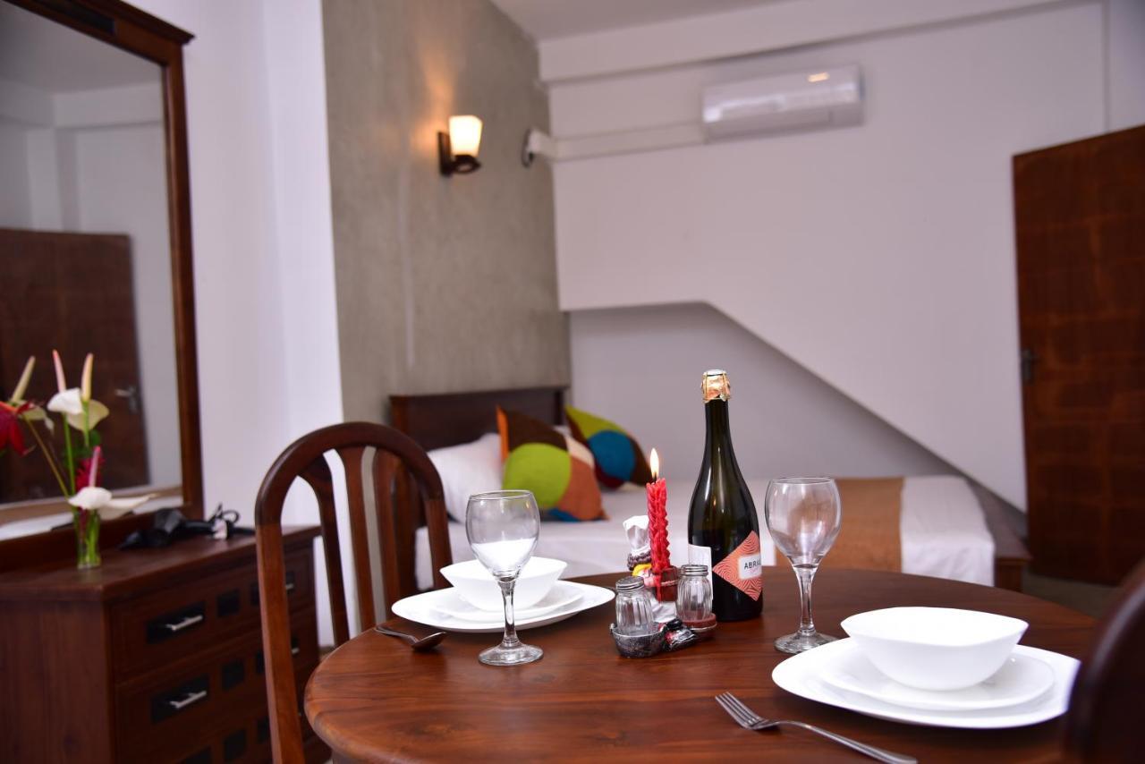 Lily Holiday Apartments Hikkaduwa Exterior foto